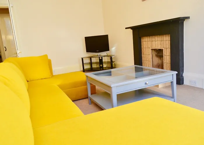 3 Bedroom Bruntsfield Flat